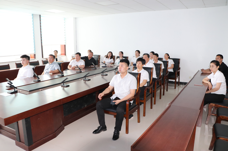 陽信縣城投集團(tuán)：欣賞紅色歷史主旋律影《沂蒙紅嫂俺的娘》