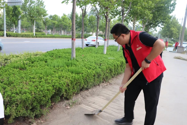 陽信縣城投集團(tuán)開展“靚我陽信”環(huán)境清潔衛(wèi)生行動